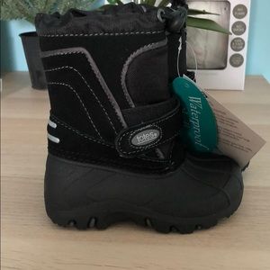 NWT Totes toddler winter boots